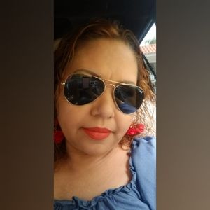 Meet your Posher, Alba